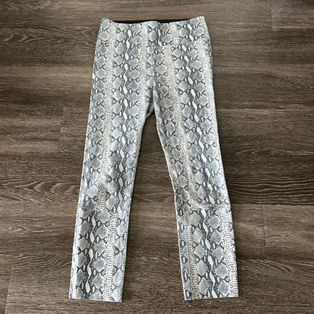 SPRWMN High Waist 3/4 Leather Leggings Gray Snake Print 100% Lambskin Size Large - Picture 6 of 16